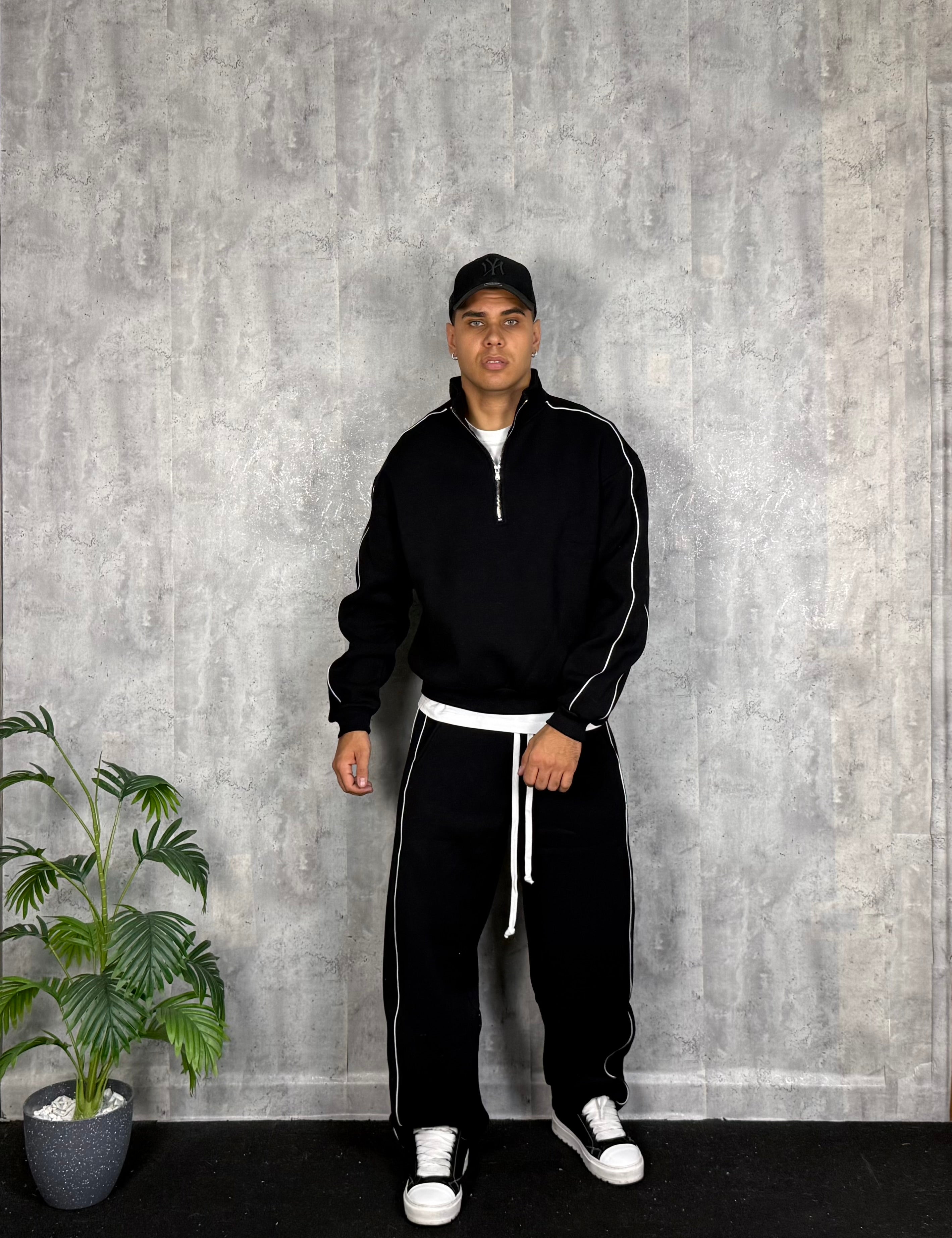 Tuta OutLine Black
